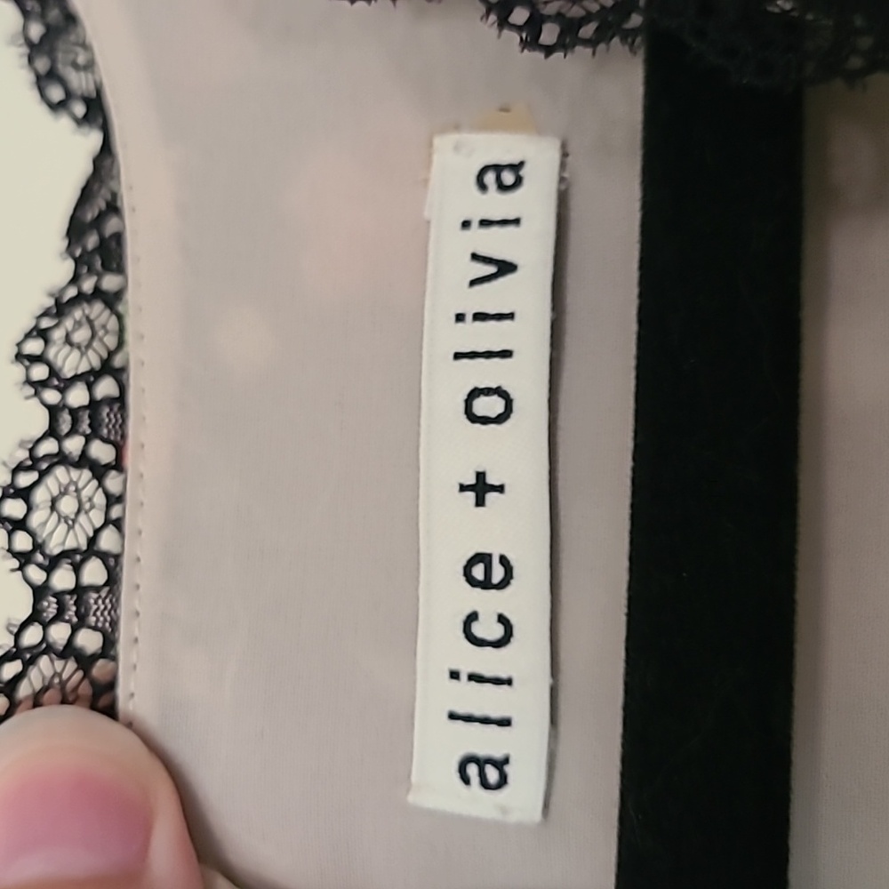 Alice + Olivia Floral Dress - Picture 3 of 4